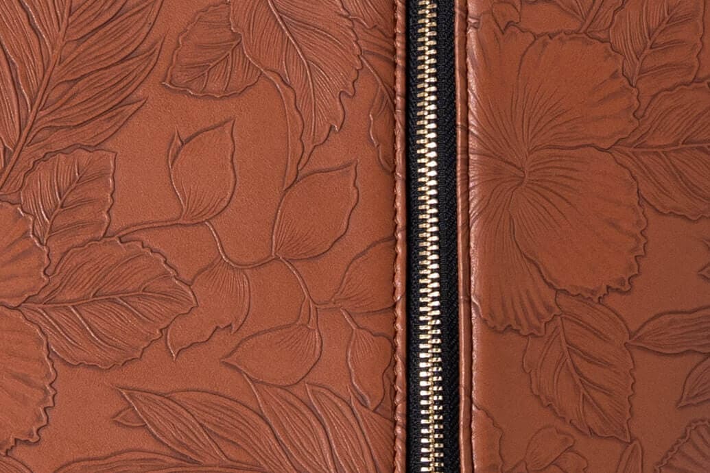 GO TOTE โ Camel Textured Core with Ivory Suede Wings - Image 4